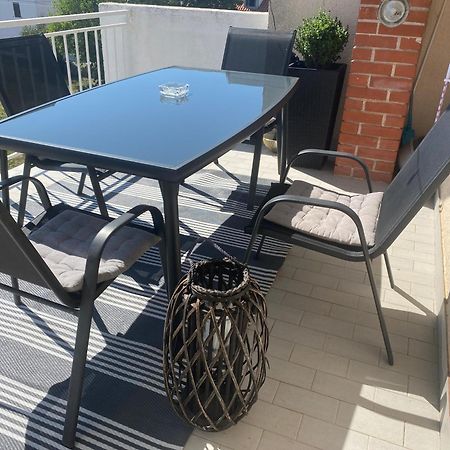 Apartman Bartol Betina  Buitenkant foto