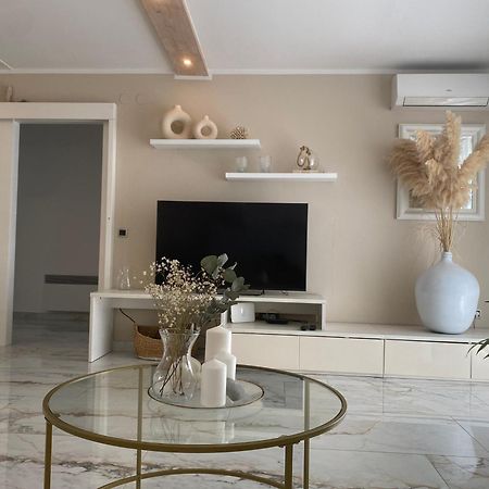 Apartman Bartol Betina  Buitenkant foto