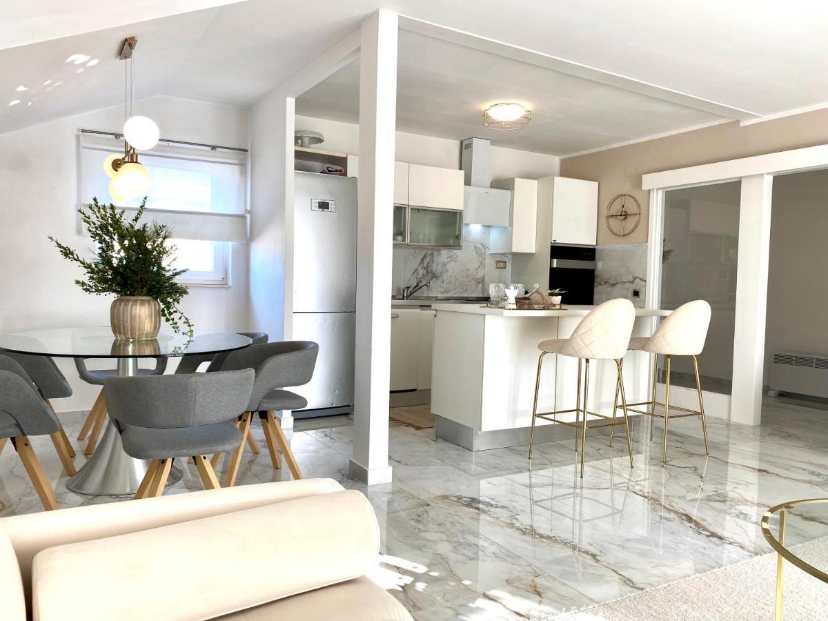 Apartman Bartol Betina  Buitenkant foto