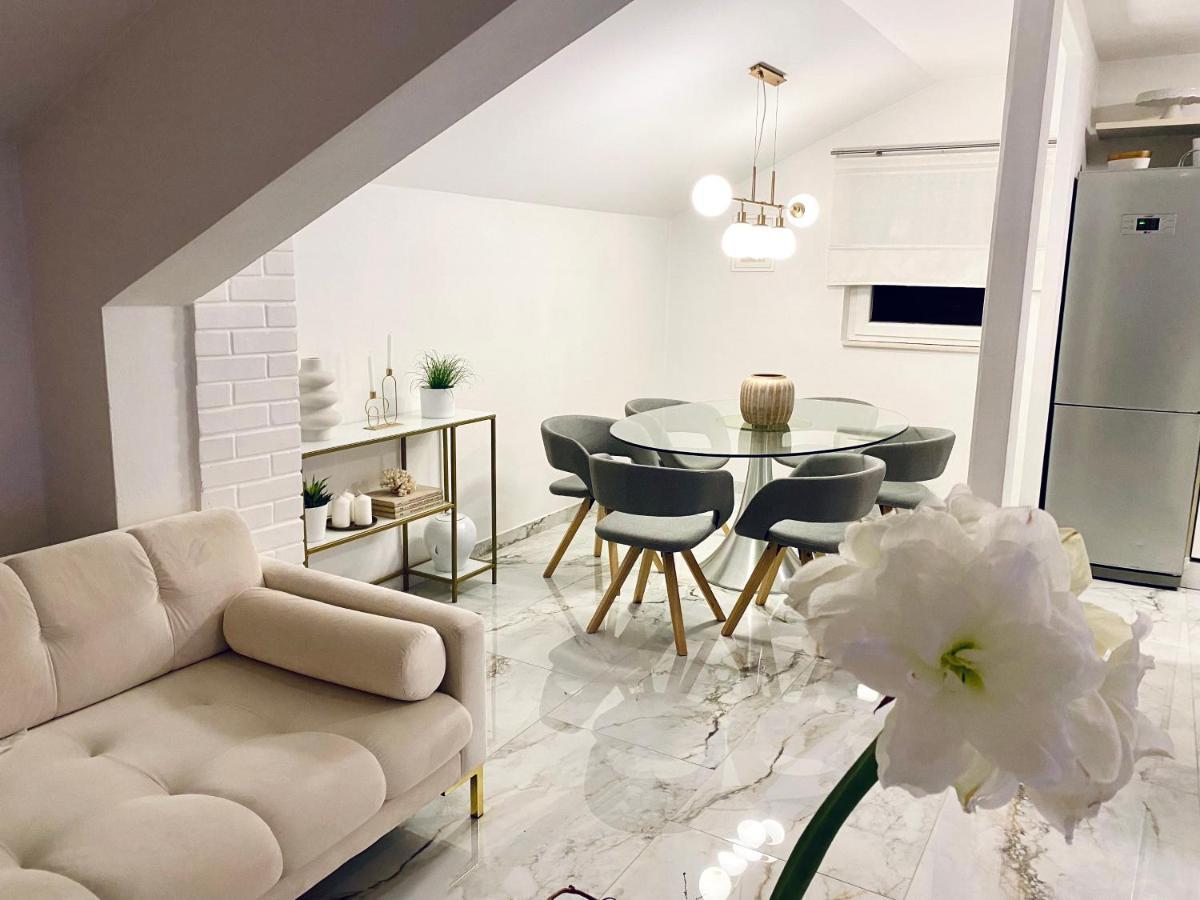 Apartman Bartol Betina  Buitenkant foto