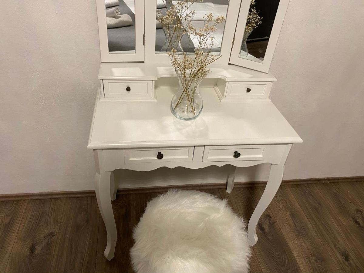 Apartman Bartol Betina  Buitenkant foto