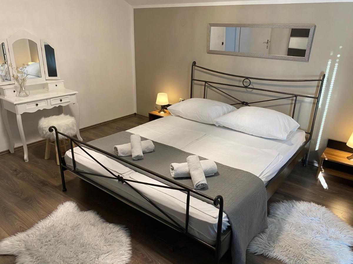 Apartman Bartol Betina  Buitenkant foto