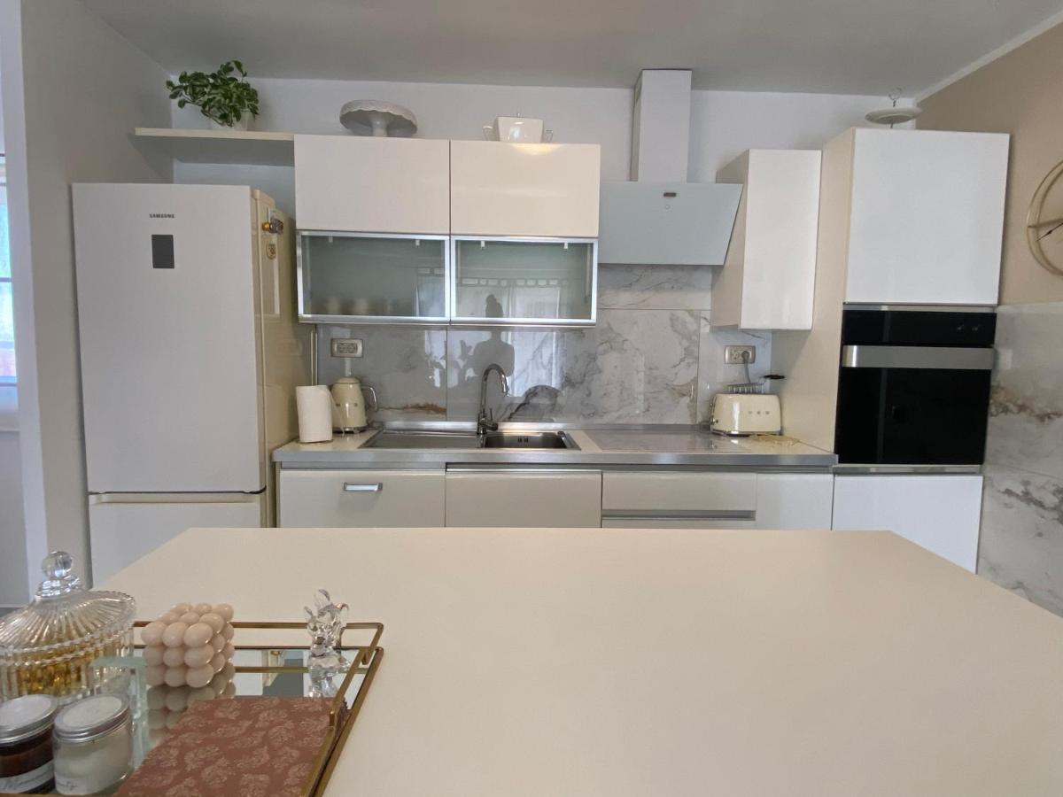 Apartman Bartol Betina  Buitenkant foto