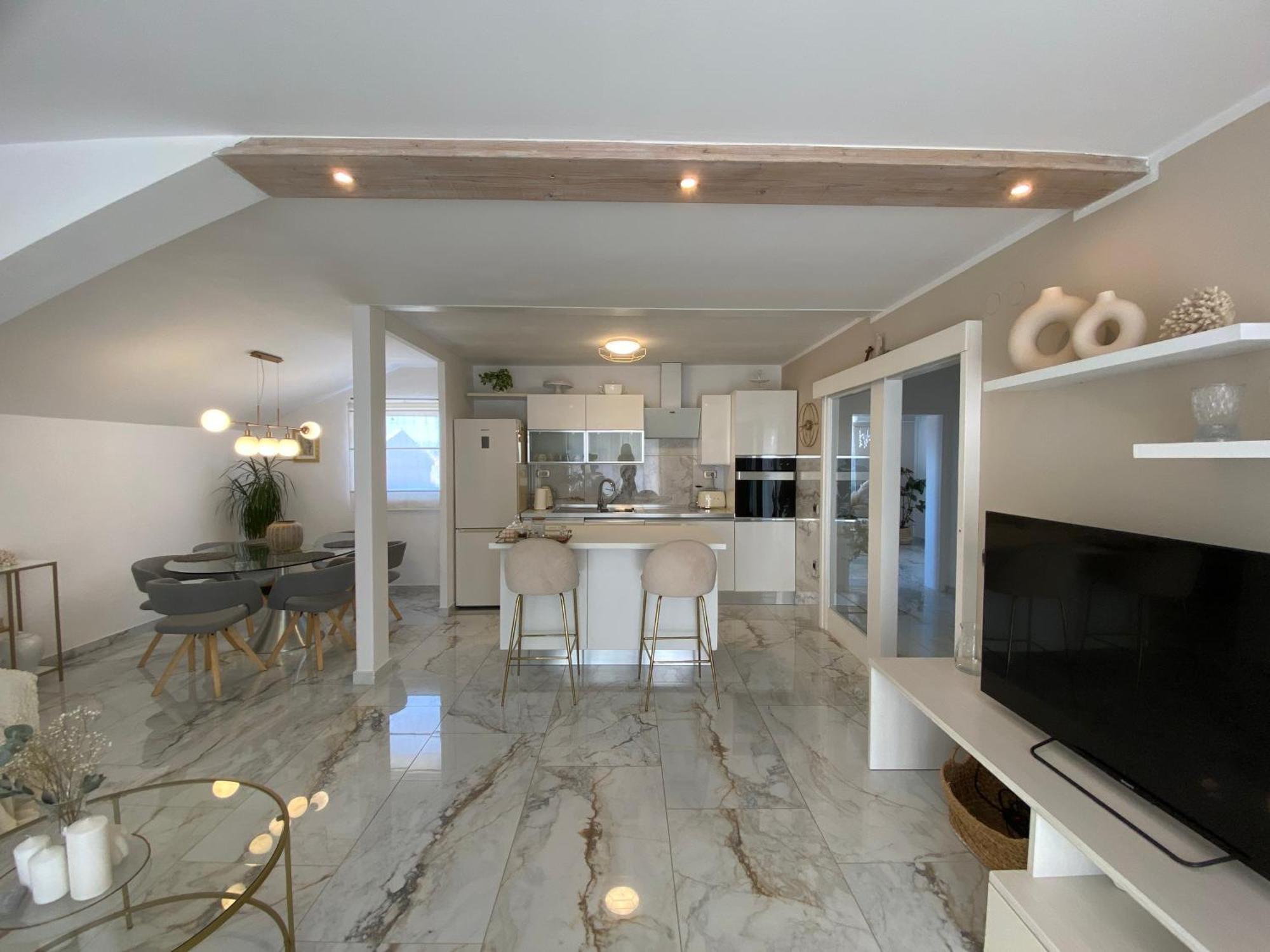 Apartman Bartol Betina  Buitenkant foto